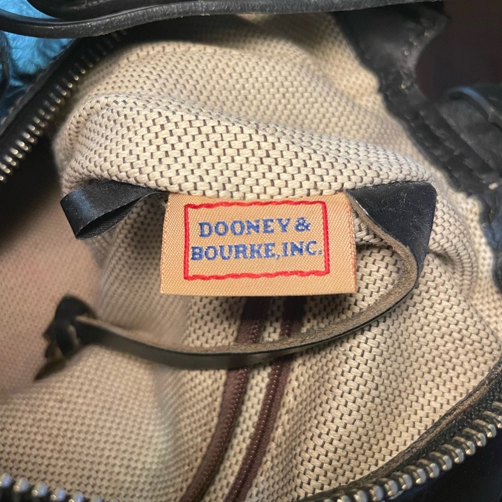 VTG Dooney & Bourke Handbag Purse Croc Embossed Black Leather Zip Shoulder Charm - Picture 4 of 11